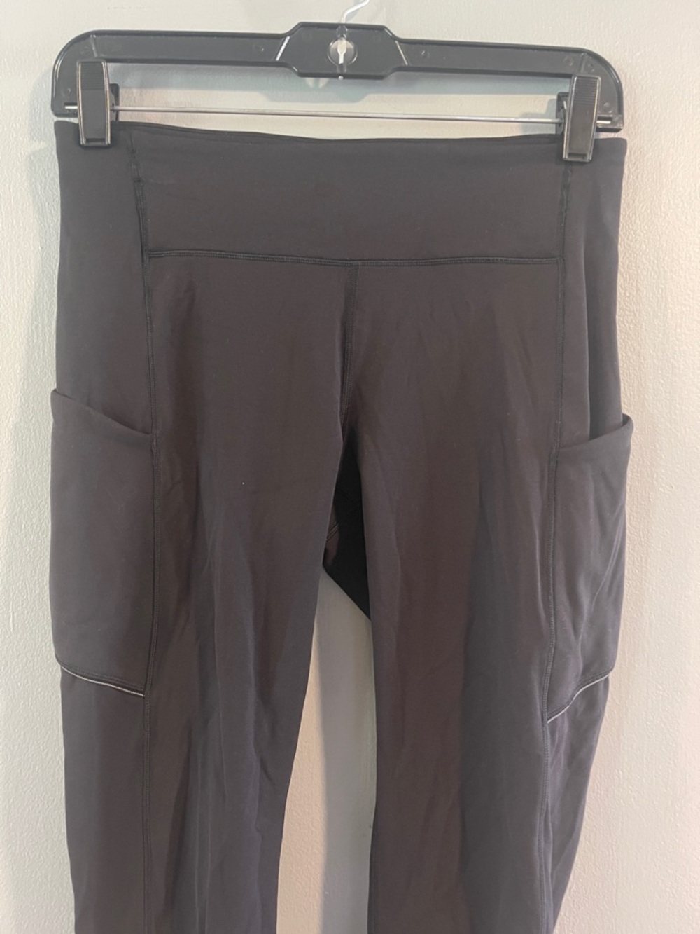 lululemon athletica Black Women's Pocket Cropped Leggings size 6 - Picture 2 of 4